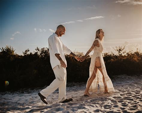 Florida Hotwife - The Ultimate Entertainment Experience