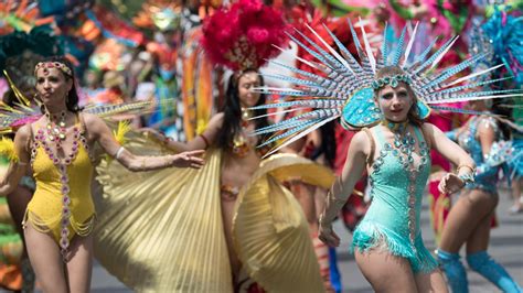 Karneval Der Kulturen Farbe Tanz Kultur Berlin Feiert Sich Als