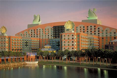 Walt Disney World Dolphin Resort | Orlando Hotels |Undercover Tourist