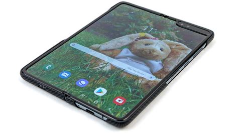 Samsung Galaxy Fold 5g Smartphone Review A Foldable Handset With An Air Of Confidence