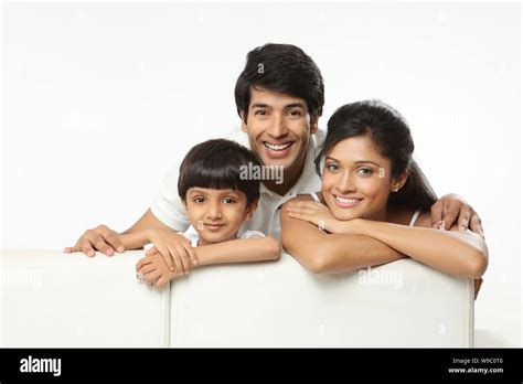 Portrait of a family smiling Stock Photo - Alamy