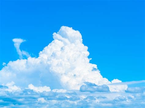 入道雲が夏に多いのはなぜ？注意点や積乱雲との違い｜halmek Up