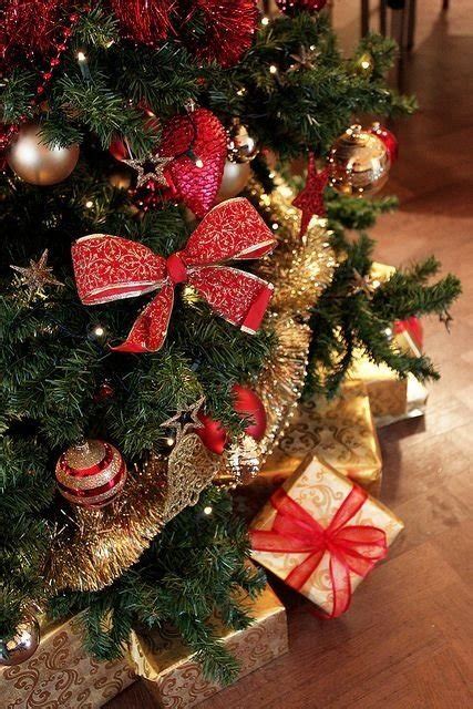 25 Beautiful Red And Gold Christmas Decor Ideas