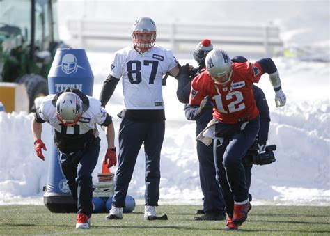 Facebook bromance deepens between Tom Brady, Julian Edelman, Rob