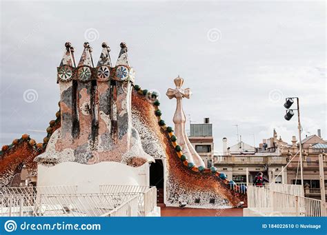 Casa Batllo Chimenea Artesanal Extraordinaria En Barcelona Fue Dise Ado