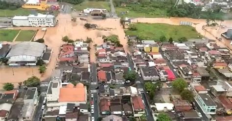 VÍDEO Confira estrago provocado pelas chuvas em Balneário Camboriú