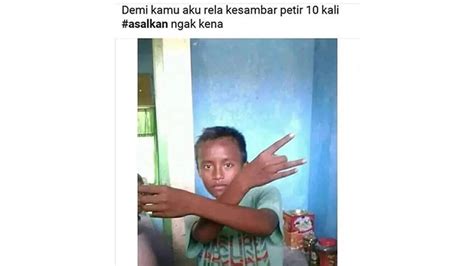 Status Facebook Anak Terlalu Percaya Diri Ini Bikin Senyum Kesal