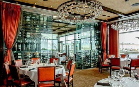 14 Best Restaurants in Seaport Boston 2023