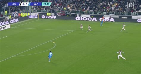 Juve Napoli Guarda Il Clamoroso Gol Sbagliato Da Kvaratskhelia