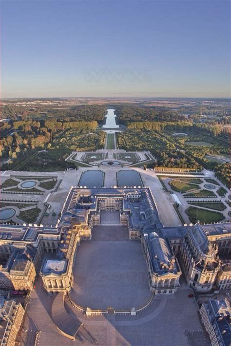 PERSPECTIVE AERIENNE DOMAINE DE VERSAILLES CHATEAU JARDINS PARC ET