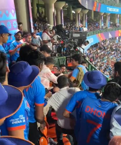 World Cup Ind Vs Afg Fight Breaks Out Between Cricket Fans