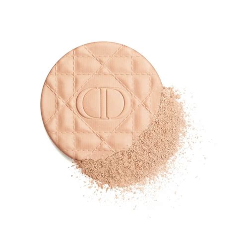 Pürüzsüz ve Mat Bitiş Dior Forever Nude Matte Filter Powder
