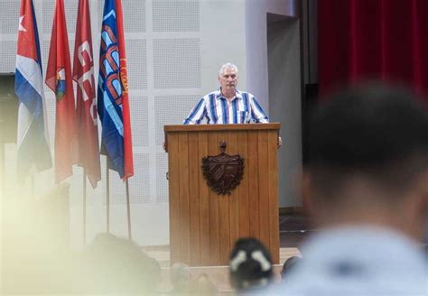 Díaz Canel en la clausura del XII Congreso de la UJC La Revolución