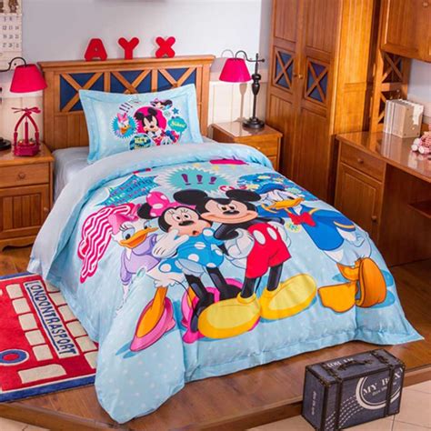 Mickey Mouse And Friends Bedding Set