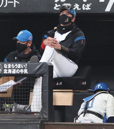 【日本ハム】新庄剛志監督「エスコン」初陣飾れず「ひじょ～～～に悔しいですね」 プロ野球 日刊スポーツ