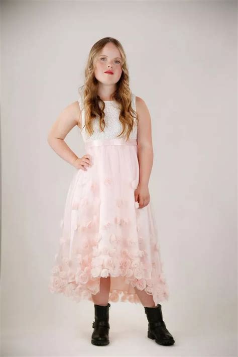 The Welsh Woman With Down S Syndrome Who S Won A Modelling Contract