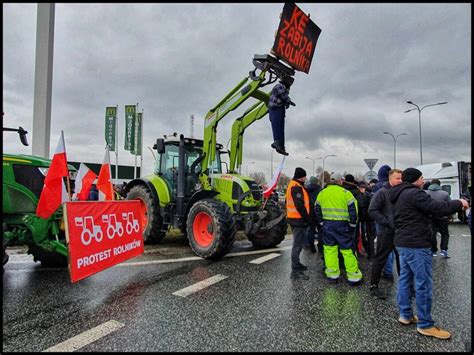 Protest rolników na rondzie w Iganiach zdjęcia film Tygodnik Siedlecki