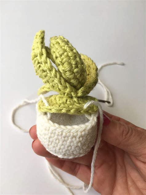 Hands Of Zeal Mini Plant Hanger Crochet Pattern