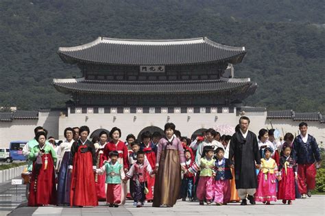 Families Gather To Celebrate Korean Thanksgiving Of Chuseok Nbc News