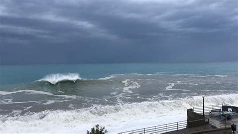 L Uragano Mediterraneo Apollo Si Abbatte Sulla Sicilia Jonio In