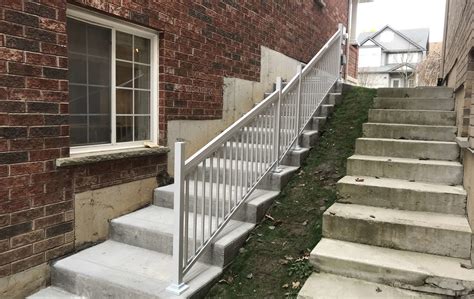 Cambridge On Aluminum Railings And Column Systems Waterloo Railings