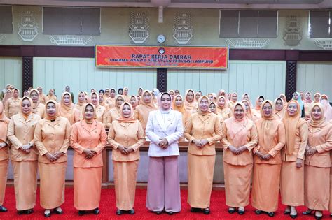 Riana Sari Arinal Buka Rapat Kerja Daerah Dharma Wanita Persatuan