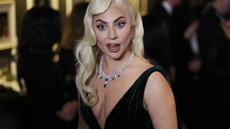 Lady Gaga Da Brillo A Una Descafeinada Alfombra Roja En Los Bafta