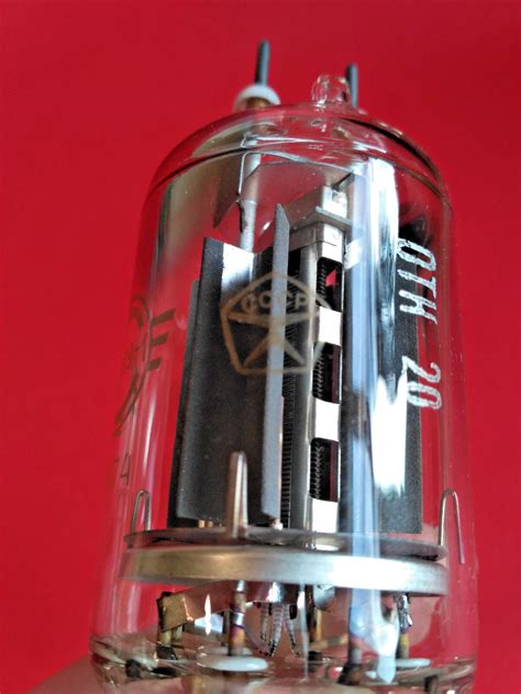 GU 19 1 GU19 1 A G QQV06 40 Vacuum Double Tetrode Tube Soviet Lamp USSR