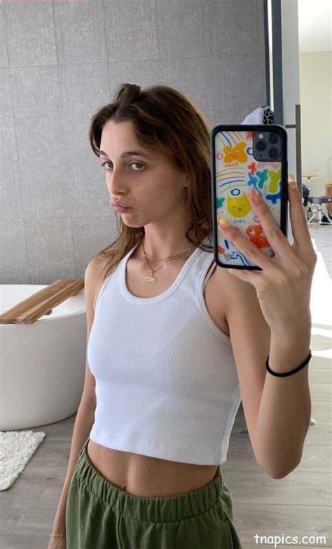 Emma Chamberlain Nude And Sexy Pics Tnapics