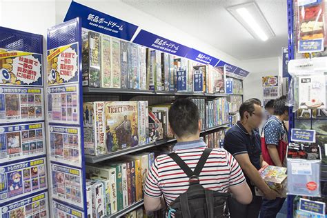 秋葉原にトレカ・ボードゲーム専門の駿河屋がオープン！ 朝5時まで無料開放のデュエルスペースを完備 連載jp