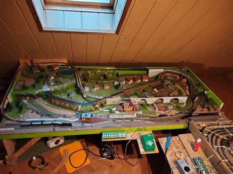 Modelleisenbahn Spur N Komplettanlage Mit Bebauten Platten Ca Loks