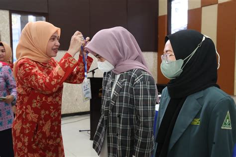 Buka Pelatihan Design Grafis Penasehat Dwp Kemenpora Harap Perempuan Di Kuningan Terus Kreatif