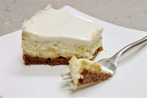 cheesecake recipe with sour cream topping