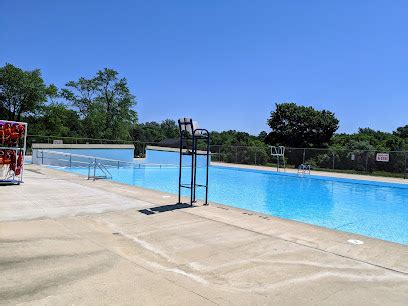 Lyon Leisure Pool - Public swimming pool - Guelph, Ontario - Zaubee