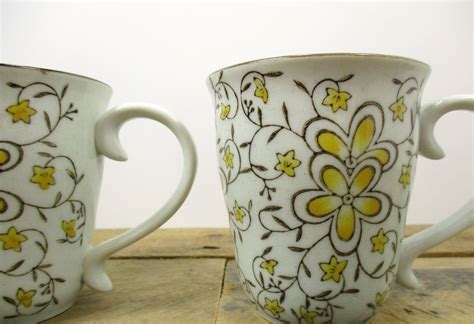 2 Vintage Floral Coffee Mugs for a Retro Kitchen or Mother's Day Gift ...