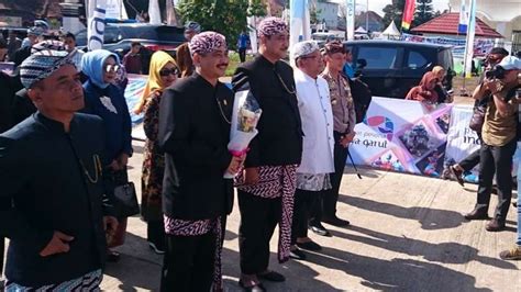 Foto Ratusan Kesenian Tampil Di Gebyar Pesona Budaya Garut 2018