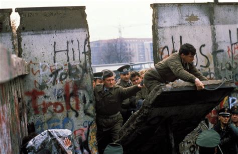berlin wall    years  today fragments   famous