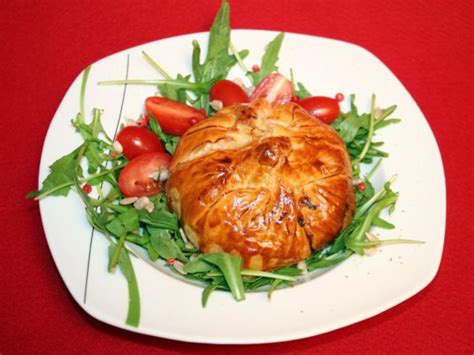 Blätterteigtaschen mit Feta Tunfisch Rucola Tomaten Rezept