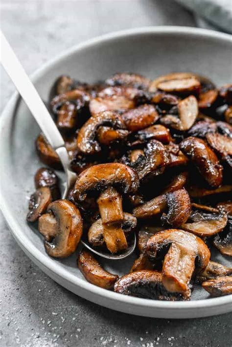 How to Sauté Mushrooms - Cooking Spot on BUBSDESK