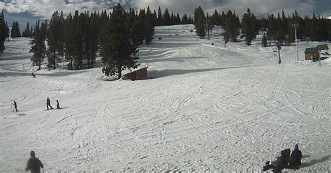 Mt Shasta Ski Park Opens Its Season With Little Snow