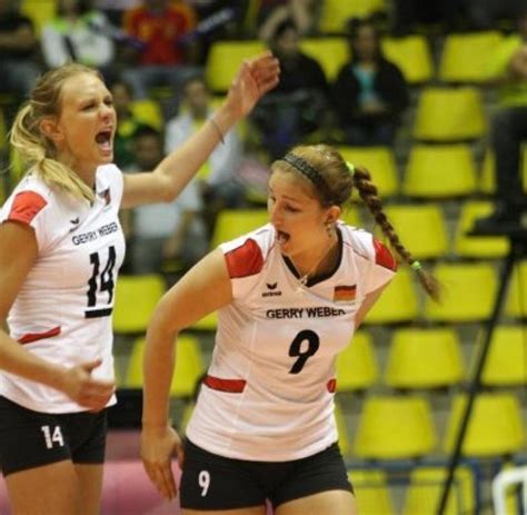 Sapphische Volleyballerinnen Feiern Sieg Mit Lesbensex Telegraph