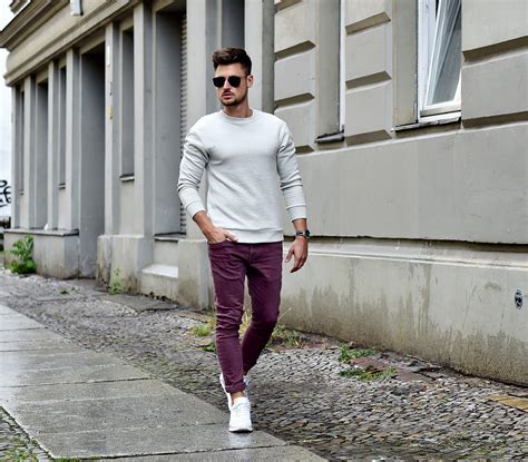 Outfit How To Style Burgundy Jeans