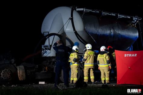 Tragiczny wypadek w Oławie Potworna śmierć młodych ludzi Straszne