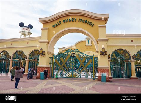 Entrance To Walt Disney Studios Disneyland Paris Marne-la-Vallee Chessy ...