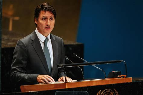 Una veintena de diputados de Justin Trudeau solicitan su dimisión para