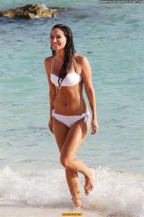 Tulisa Contostavlos No Source Celebrity Posing Hot Bikini Babe