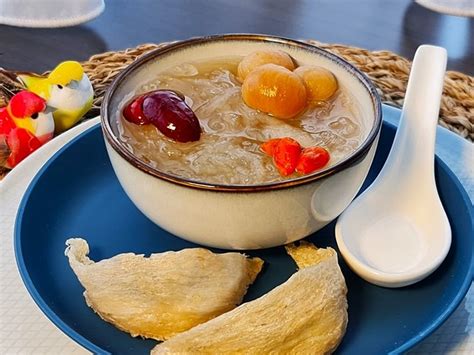 Freshly Cooked Concentrated Birds Nest With Red Dates Wolfberries