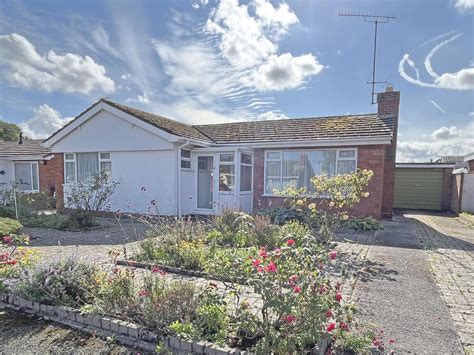 2 Bed Detached Bungalow For Sale In Park Grove Abergele Conwy Ll22 £