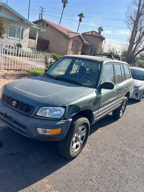 1999 Toyota RAV 4 · Camioneta - Cars & Trucks - Salinas, California