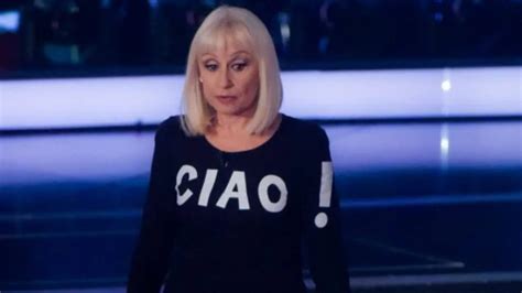 Raffaella Carr Morta La Malattia Tenuta Segreta Un Tumore Al Polmone